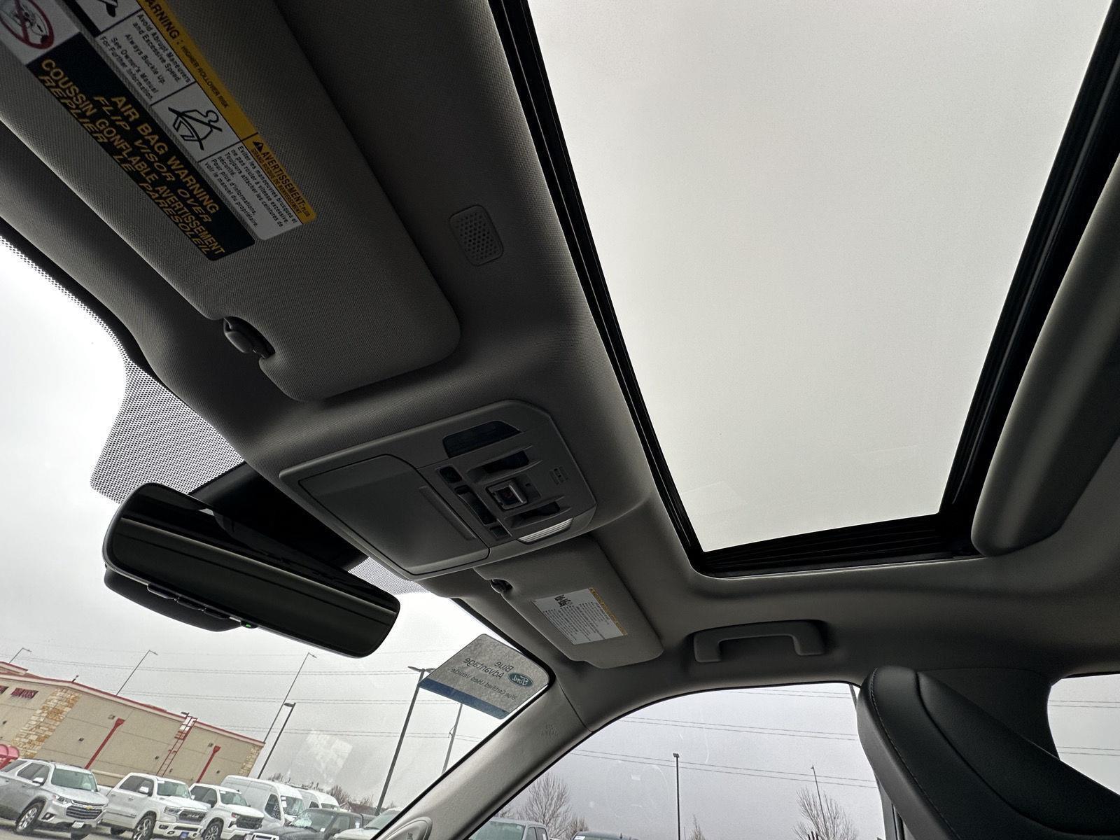 Used 2020 Toyota Highlander for sale in Lincoln NE