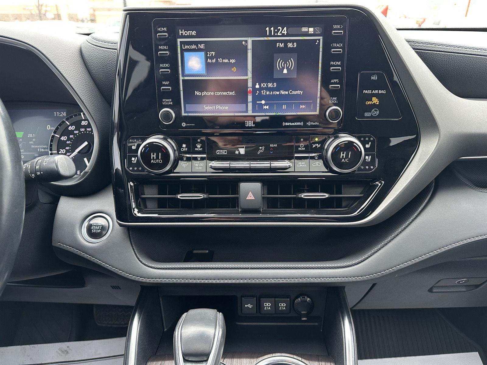 Used 2020 Toyota Highlander for sale in Lincoln NE