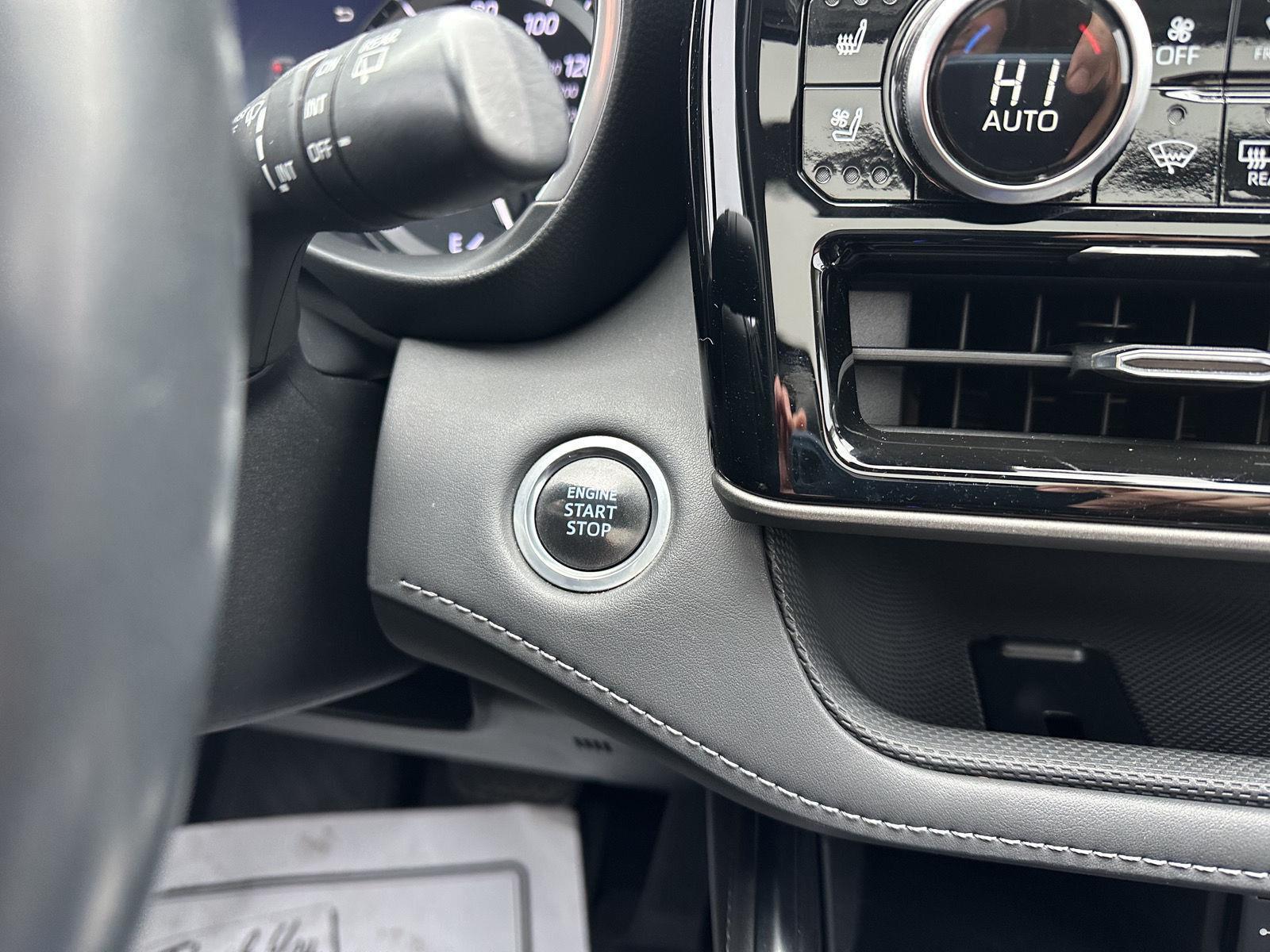 Used 2020 Toyota Highlander for sale in Lincoln NE