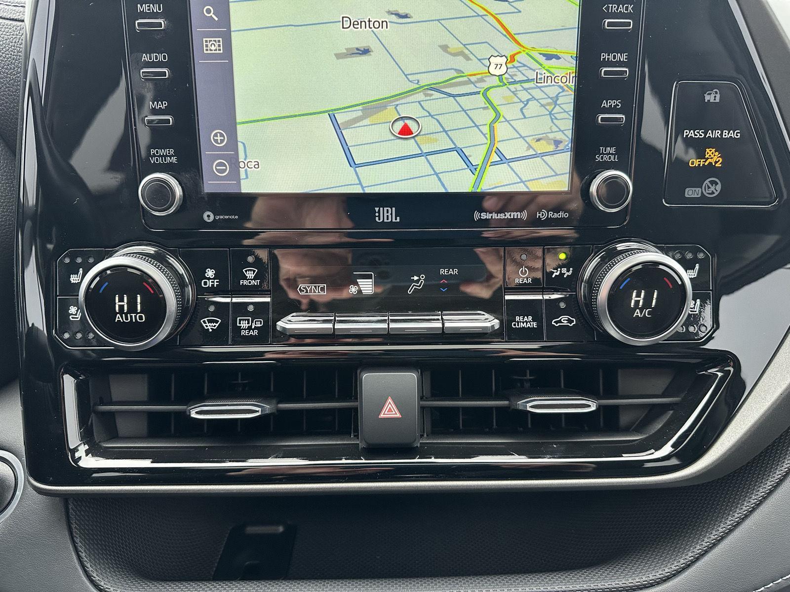 Used 2020 Toyota Highlander for sale in Lincoln NE