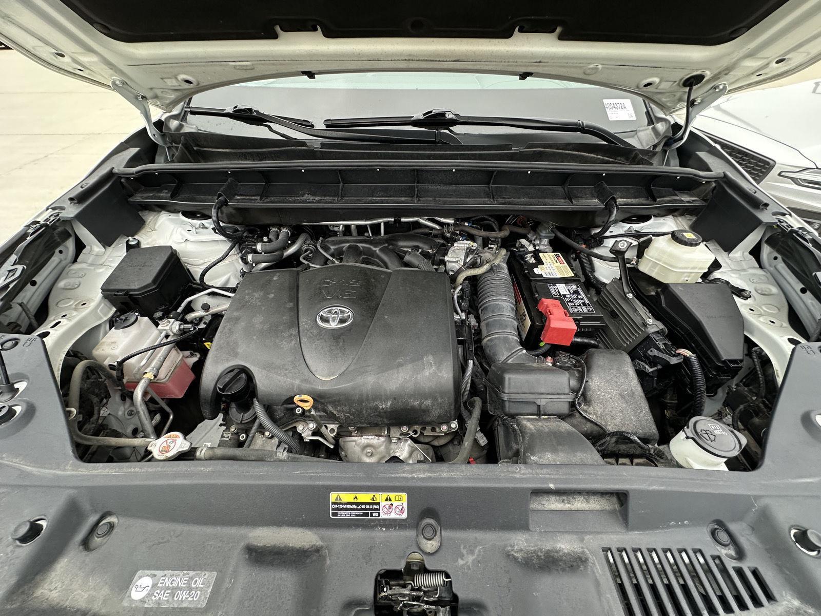 Used 2020 Toyota Highlander for sale in Lincoln NE