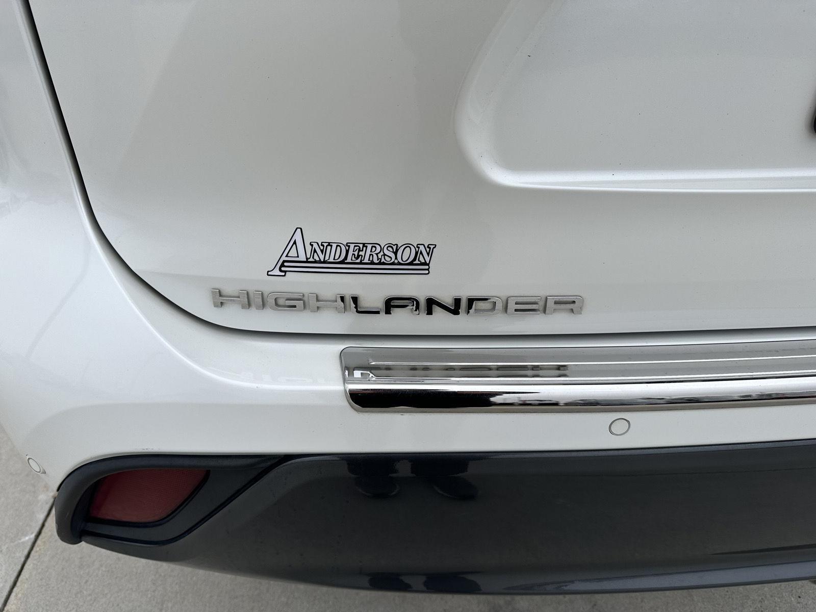 Used 2020 Toyota Highlander for sale in Lincoln NE