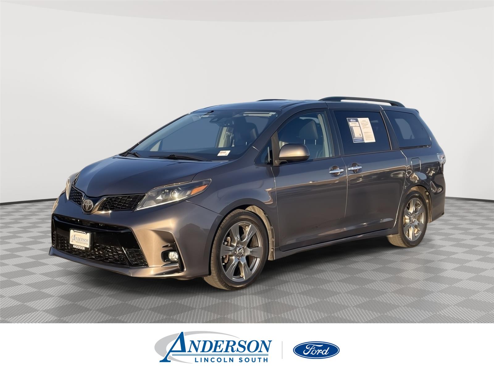 Pre-Owned 2018 Toyota Sienna for sale in Lincoln NE
