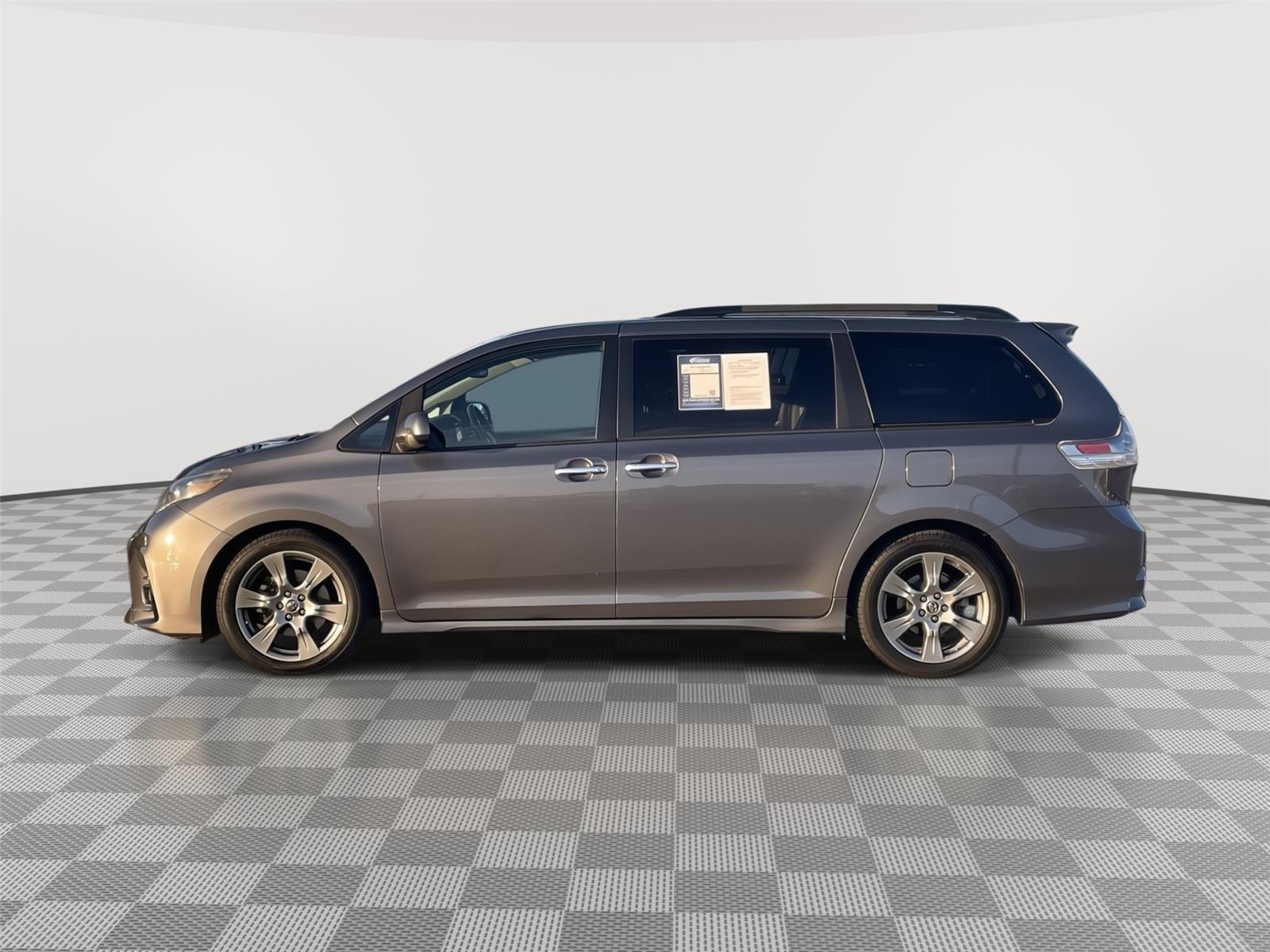Pre-Owned 2018 Toyota Sienna for sale in Lincoln NE