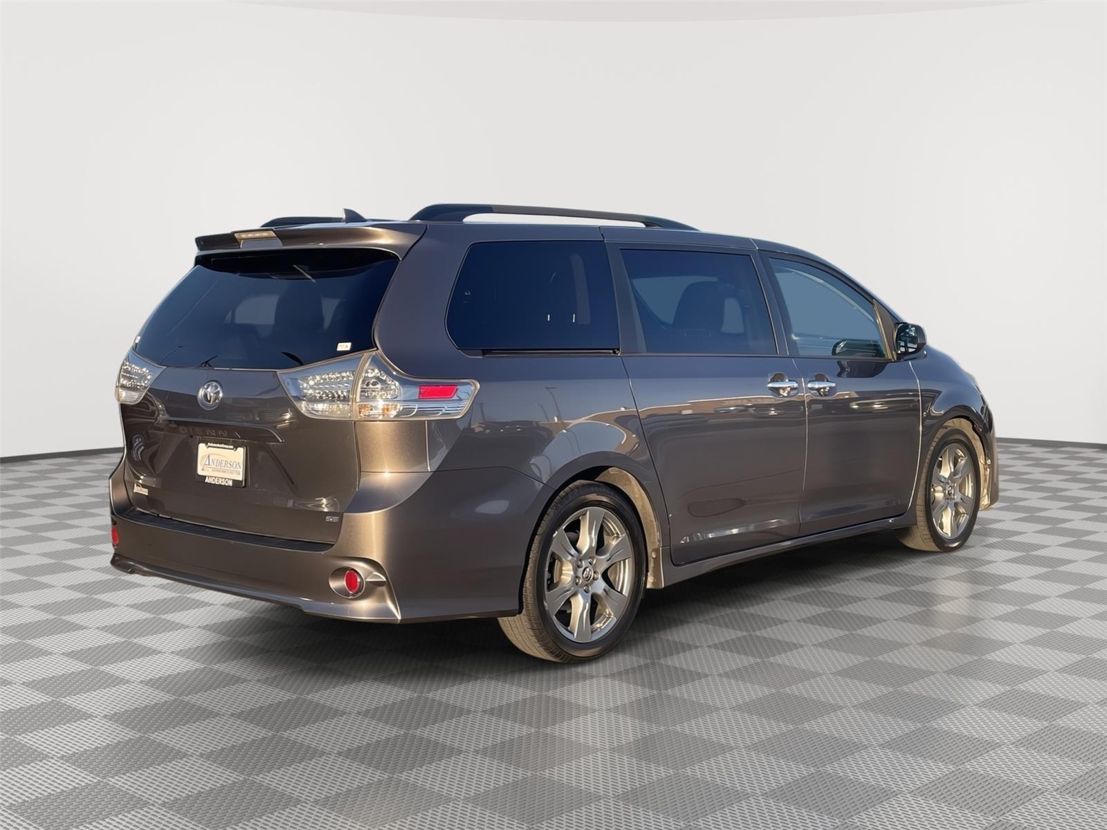 Pre-Owned 2018 Toyota Sienna for sale in Lincoln NE