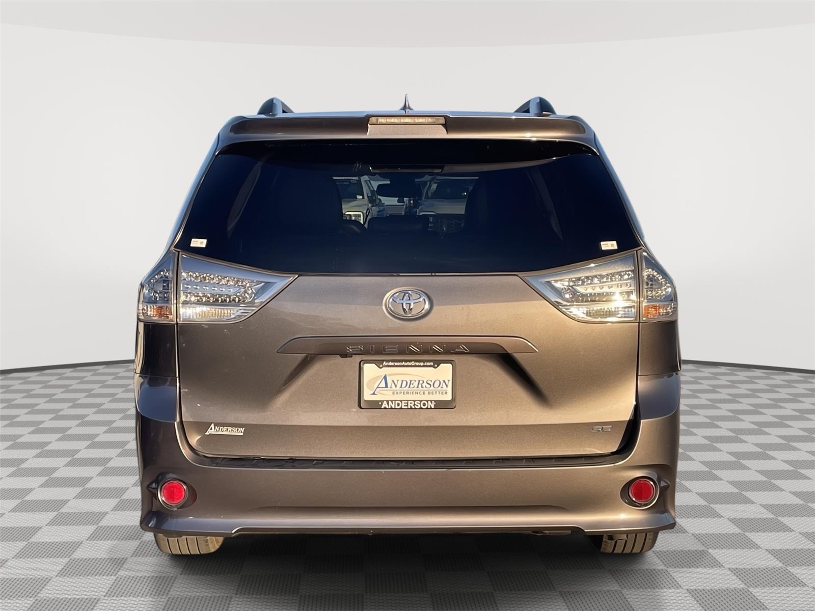 Pre-Owned 2018 Toyota Sienna for sale in Lincoln NE