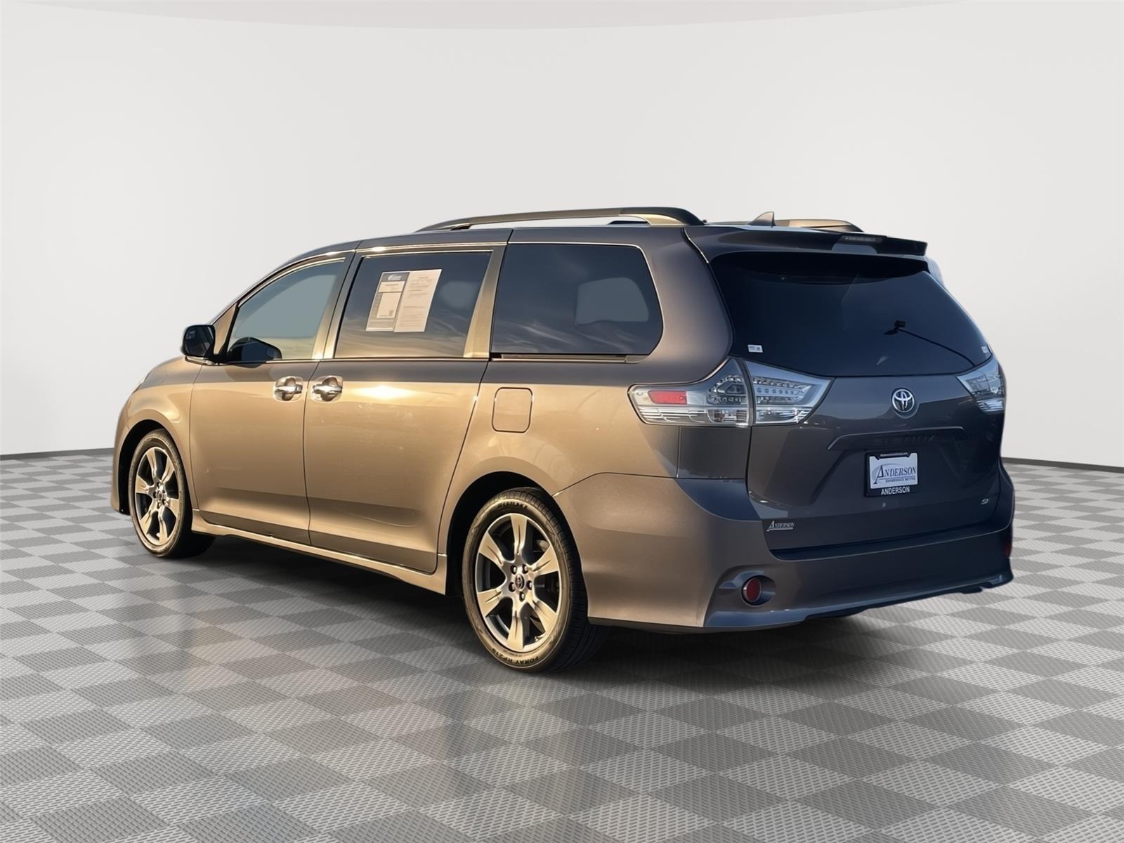 Pre-Owned 2018 Toyota Sienna for sale in Lincoln NE