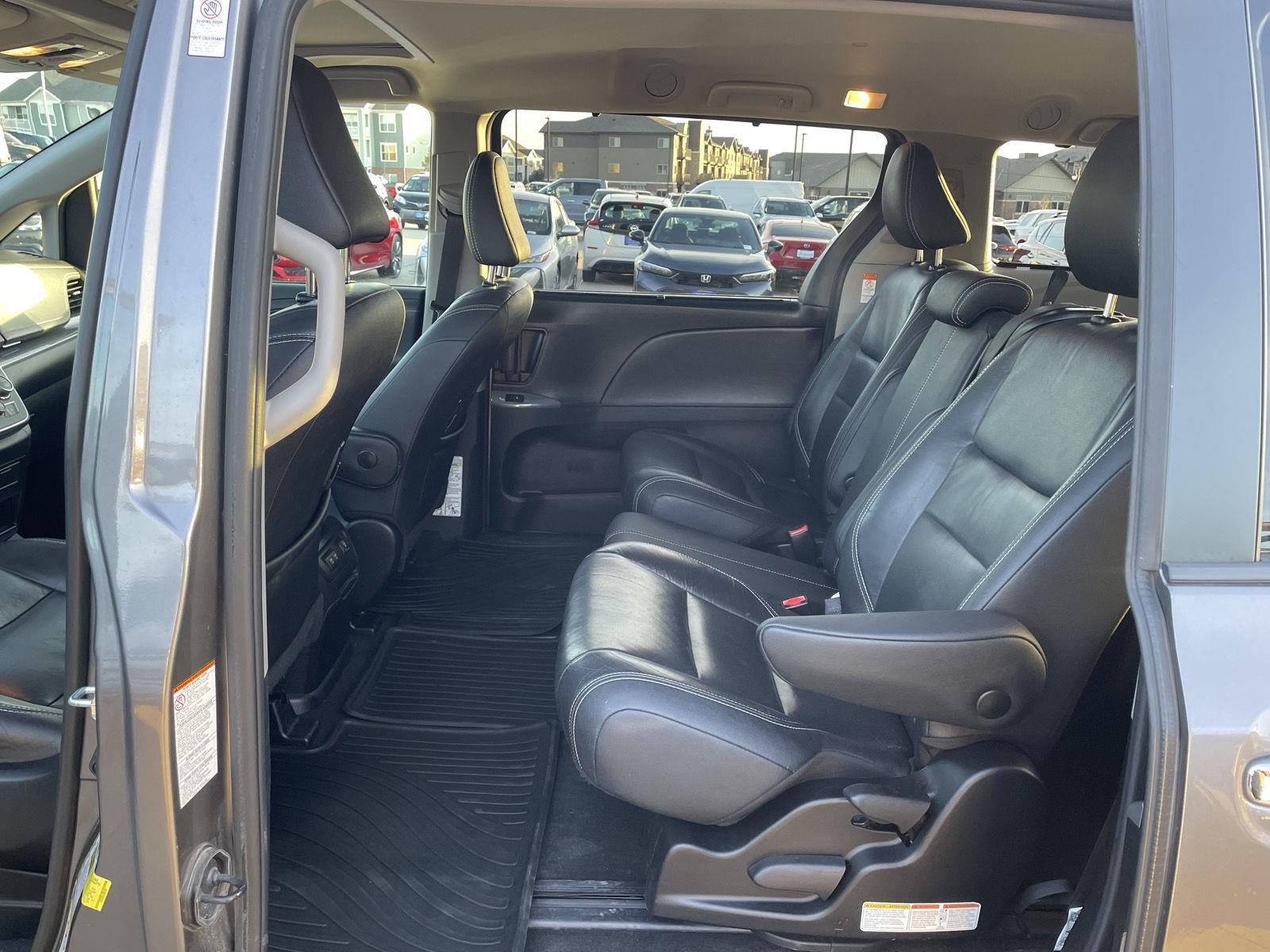 Pre-Owned 2018 Toyota Sienna for sale in Lincoln NE