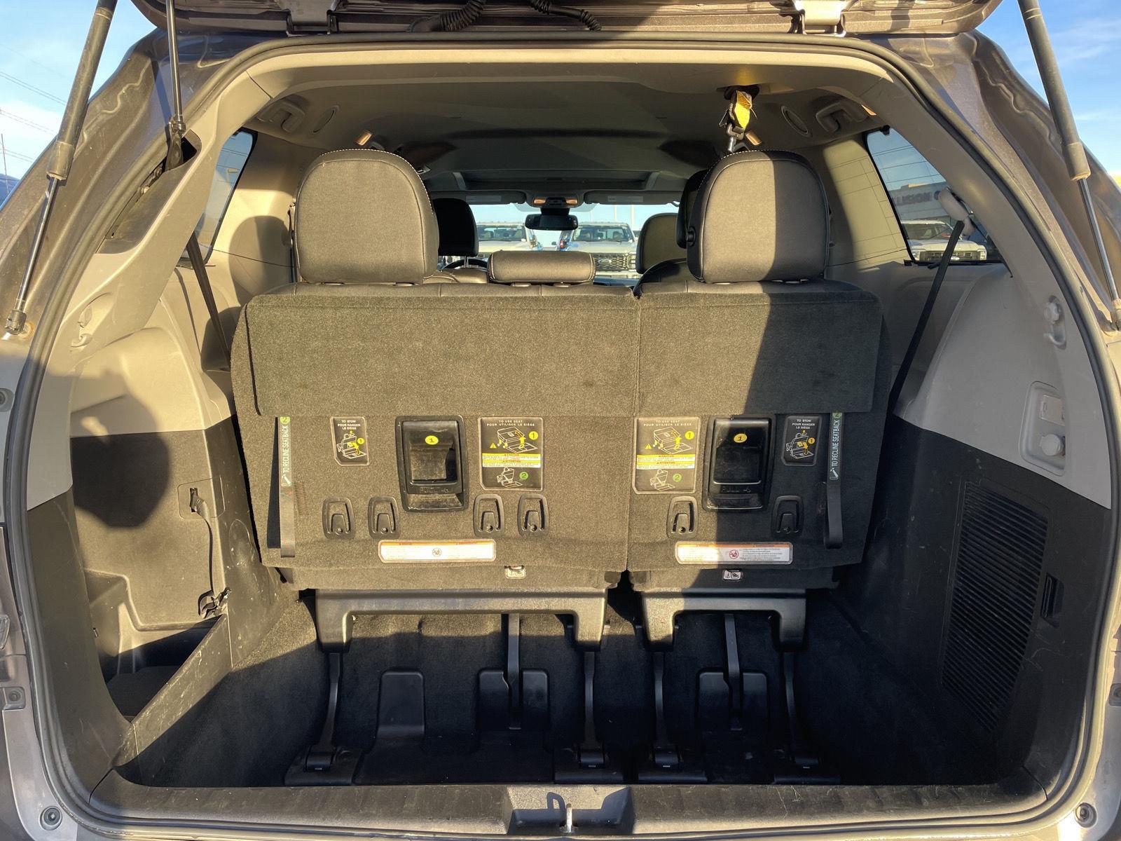 Pre-Owned 2018 Toyota Sienna for sale in Lincoln NE