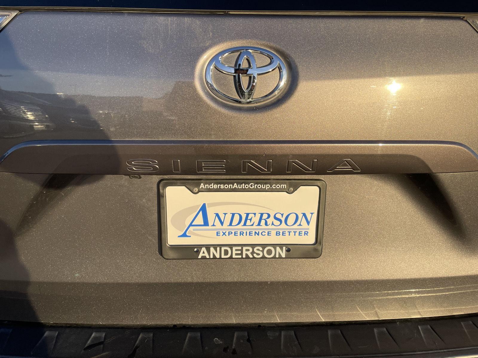 Pre-Owned 2018 Toyota Sienna for sale in Lincoln NE