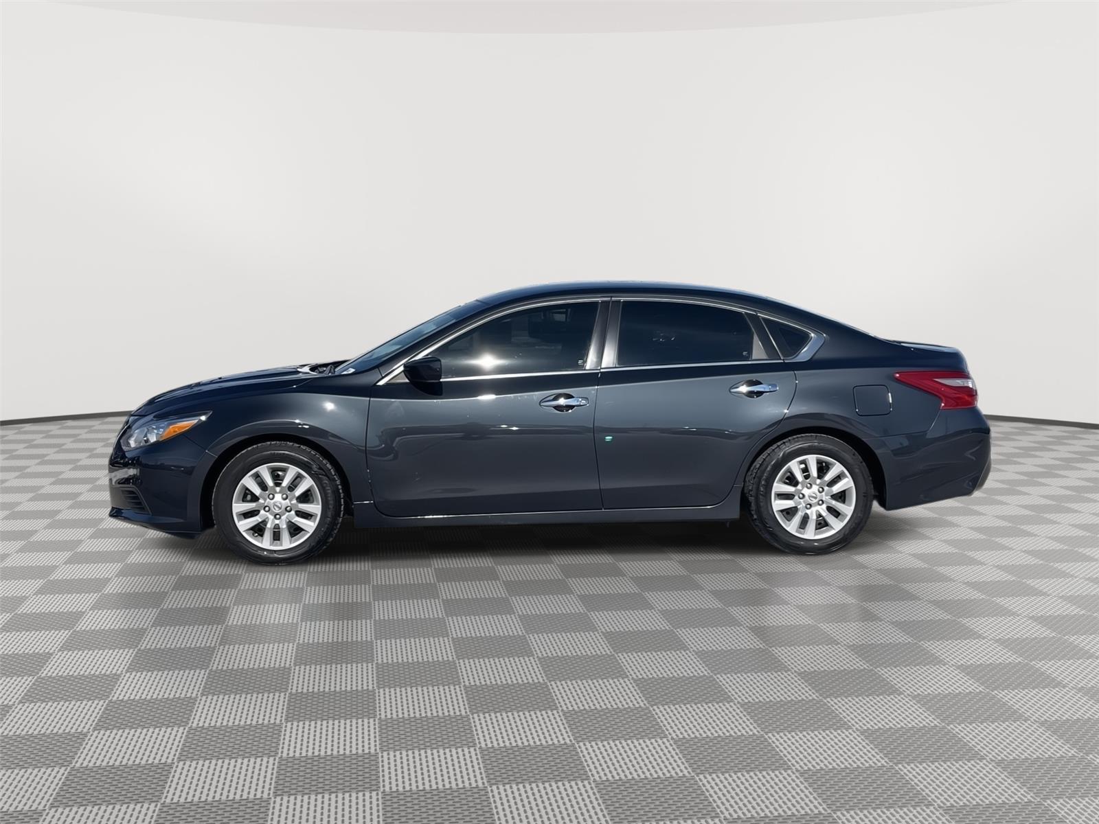 Used 2018 Nissan Altima for sale in Lincoln NE