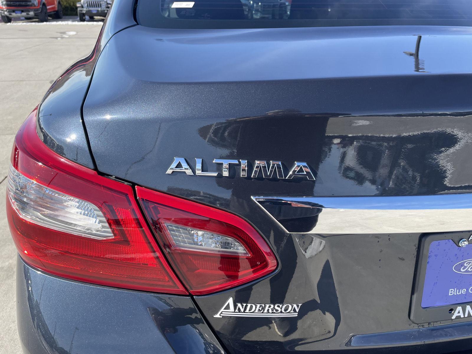 Used 2018 Nissan Altima for sale in Lincoln NE