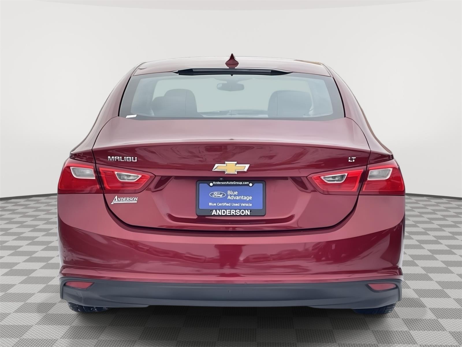 Pre-Owned 2018 Chevrolet Malibu for sale in Lincoln NE