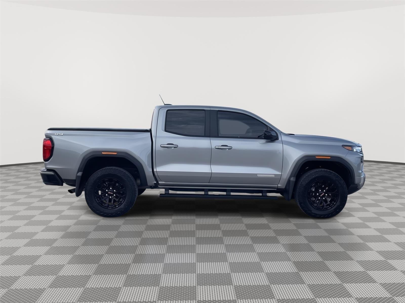 View vehicle photo 6