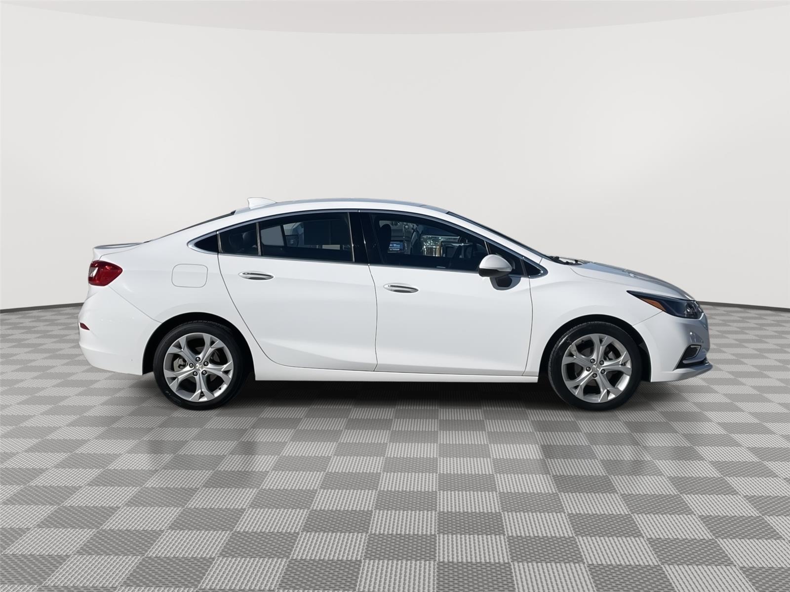 Used 2017 Chevrolet Cruze for sale in Lincoln NE