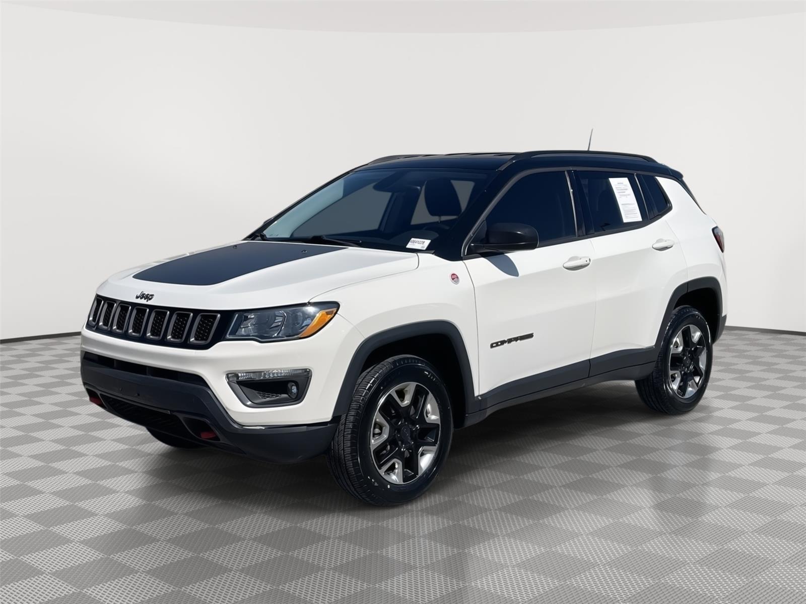 White Clearcoat 2018 Jeep Compass Trailhawk 4WD SUV / Crossover Four-Wheel Drive 9-Speed Automatic