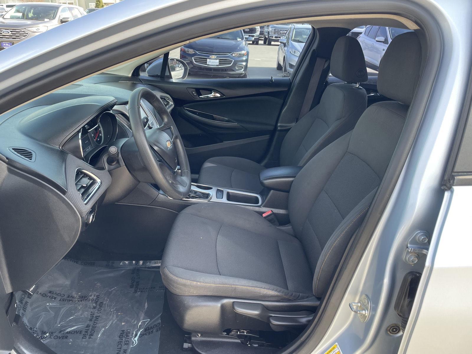 Used 2017 Chevrolet Cruze for sale in Lincoln NE