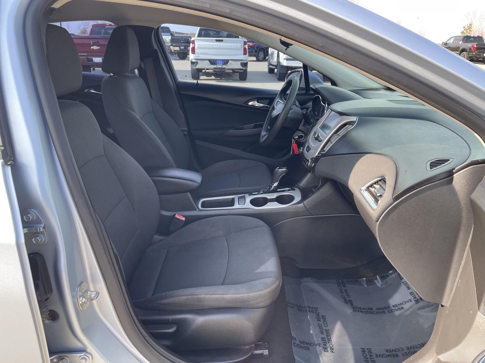 Used 2017 Chevrolet Cruze for sale in Lincoln NE