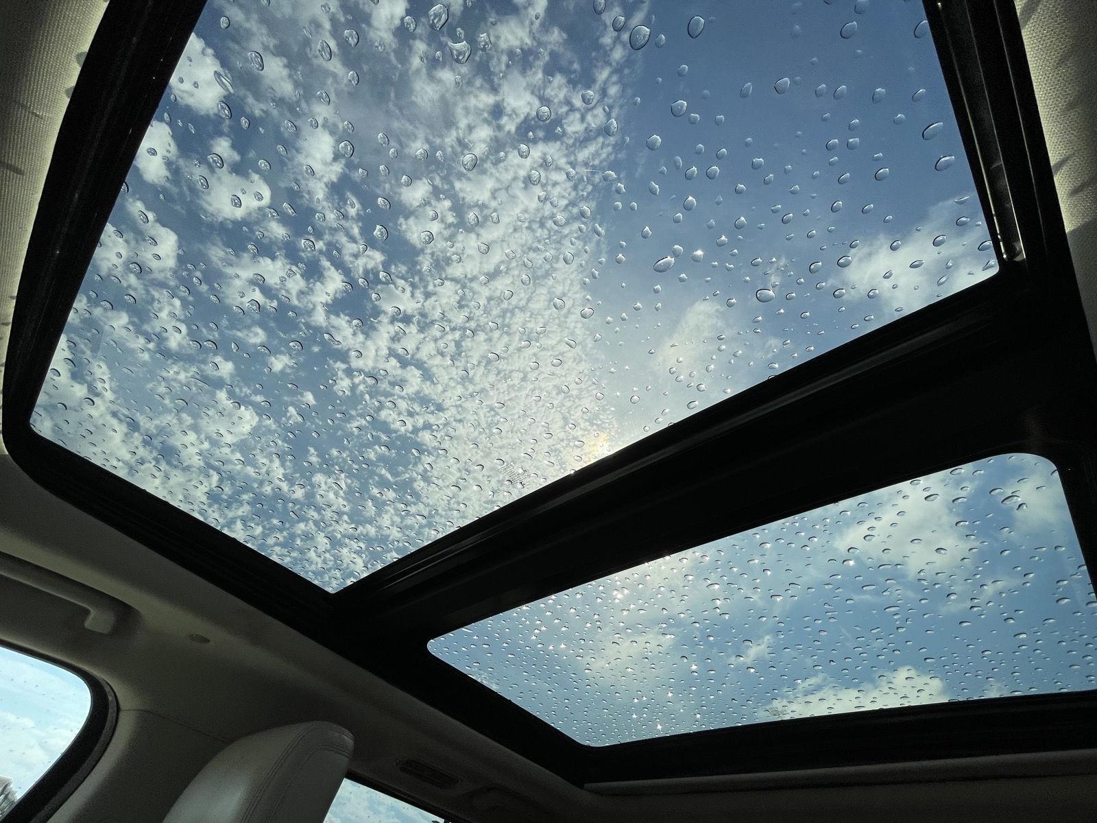 Vehicle photo 23