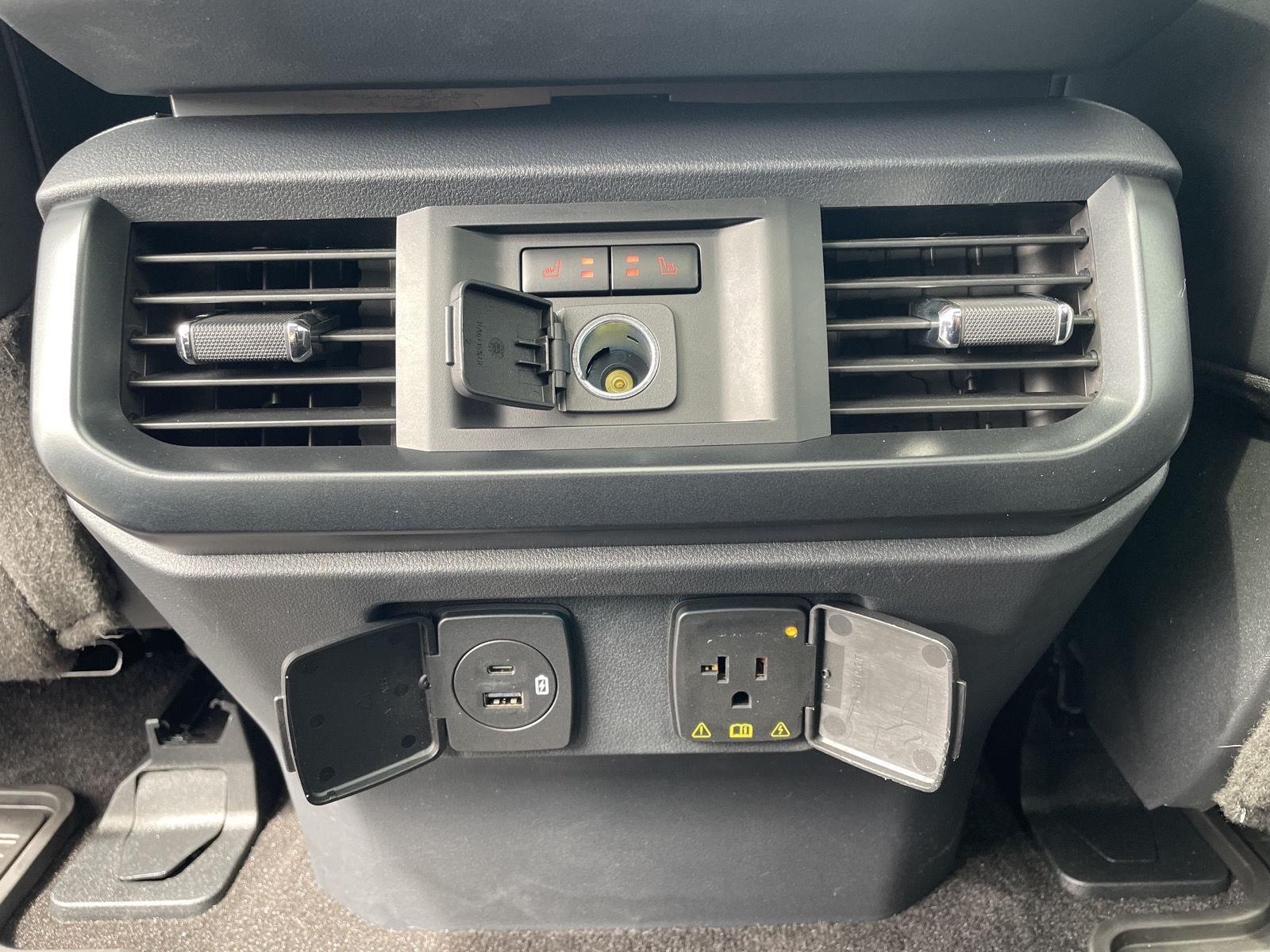 Vehicle photo 21