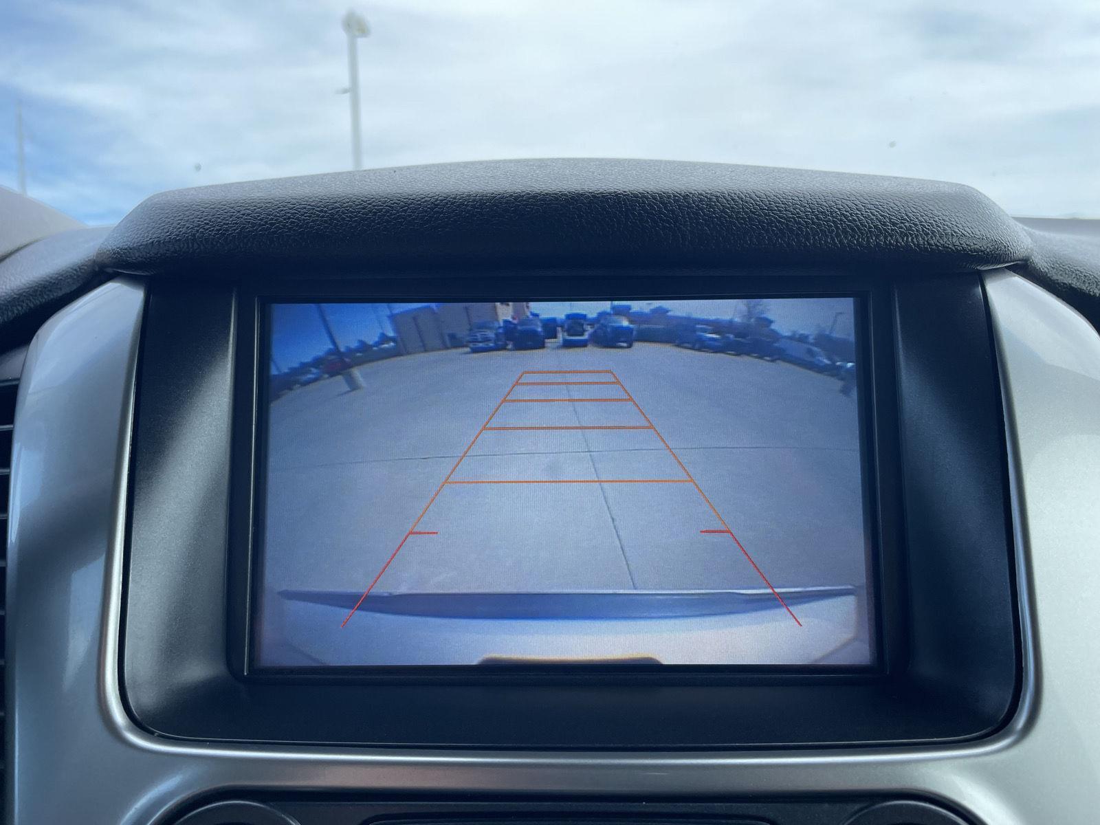 Vehicle photo 25