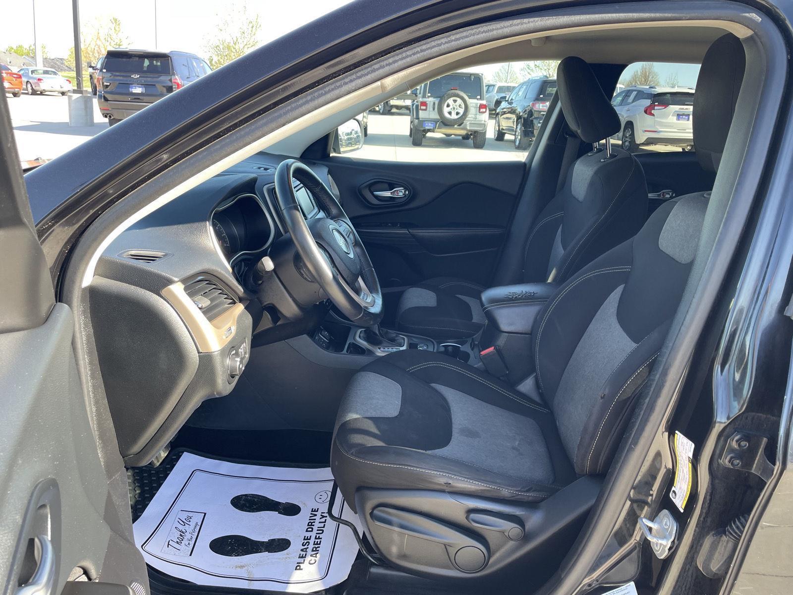 Used 2014 Jeep Cherokee for sale in Lincoln NE