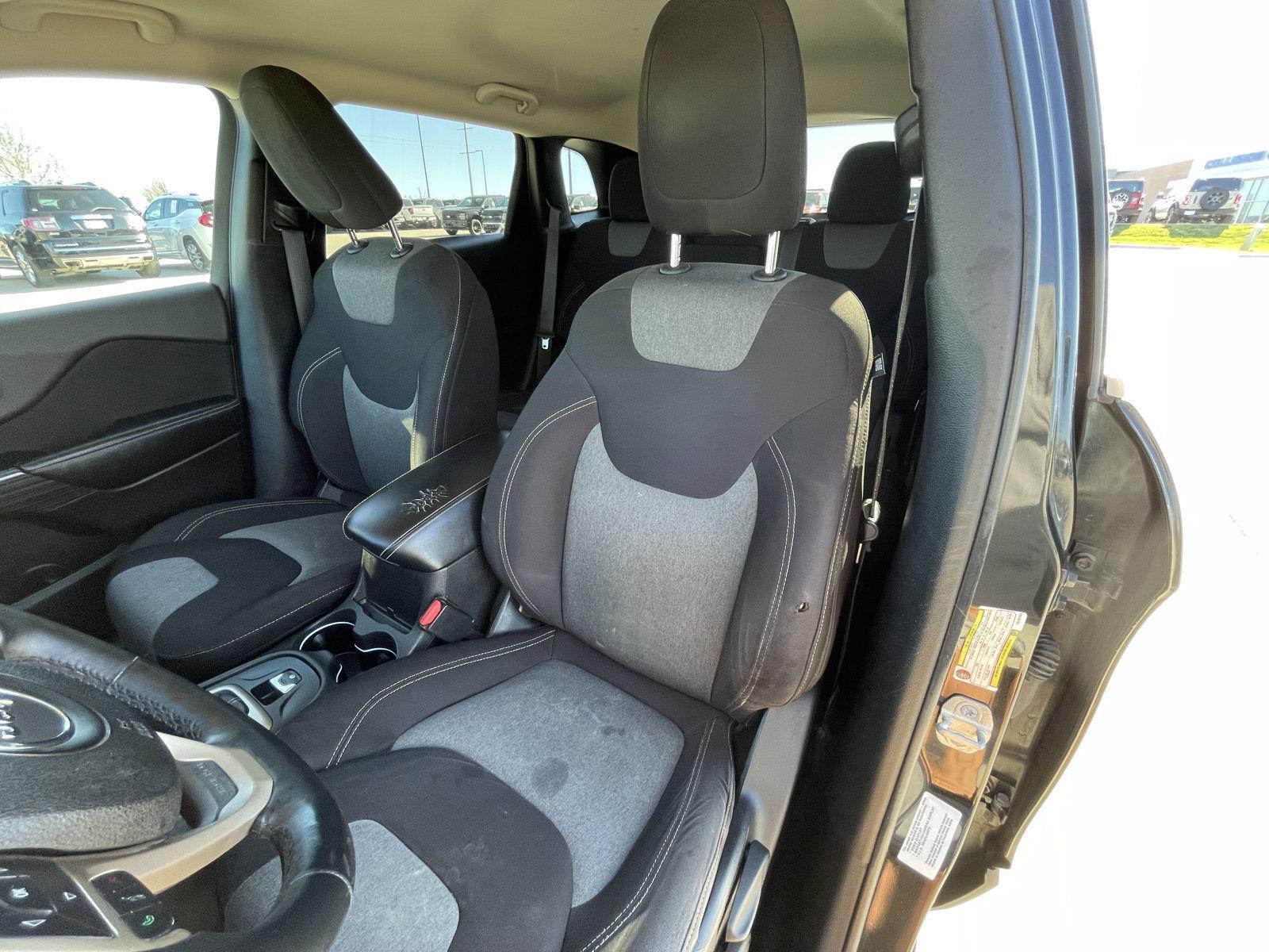 Used 2014 Jeep Cherokee for sale in Lincoln NE