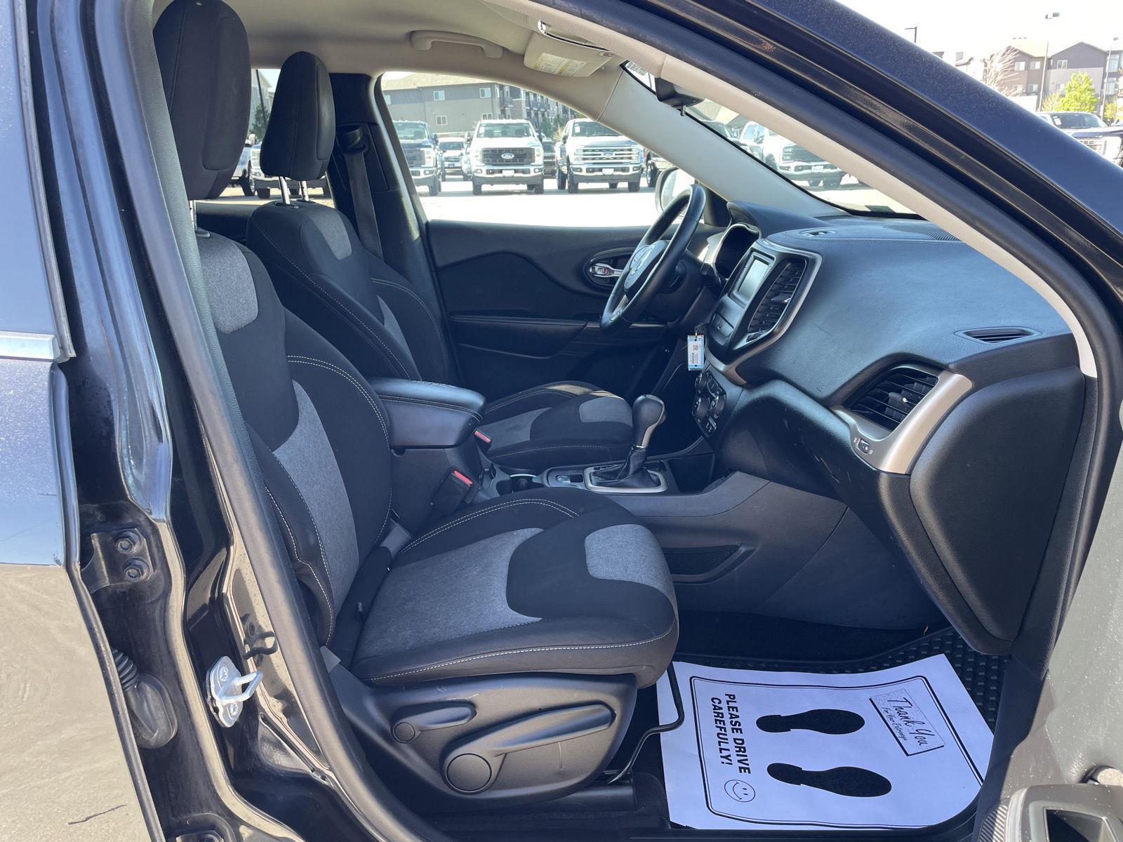 Used 2014 Jeep Cherokee for sale in Lincoln NE