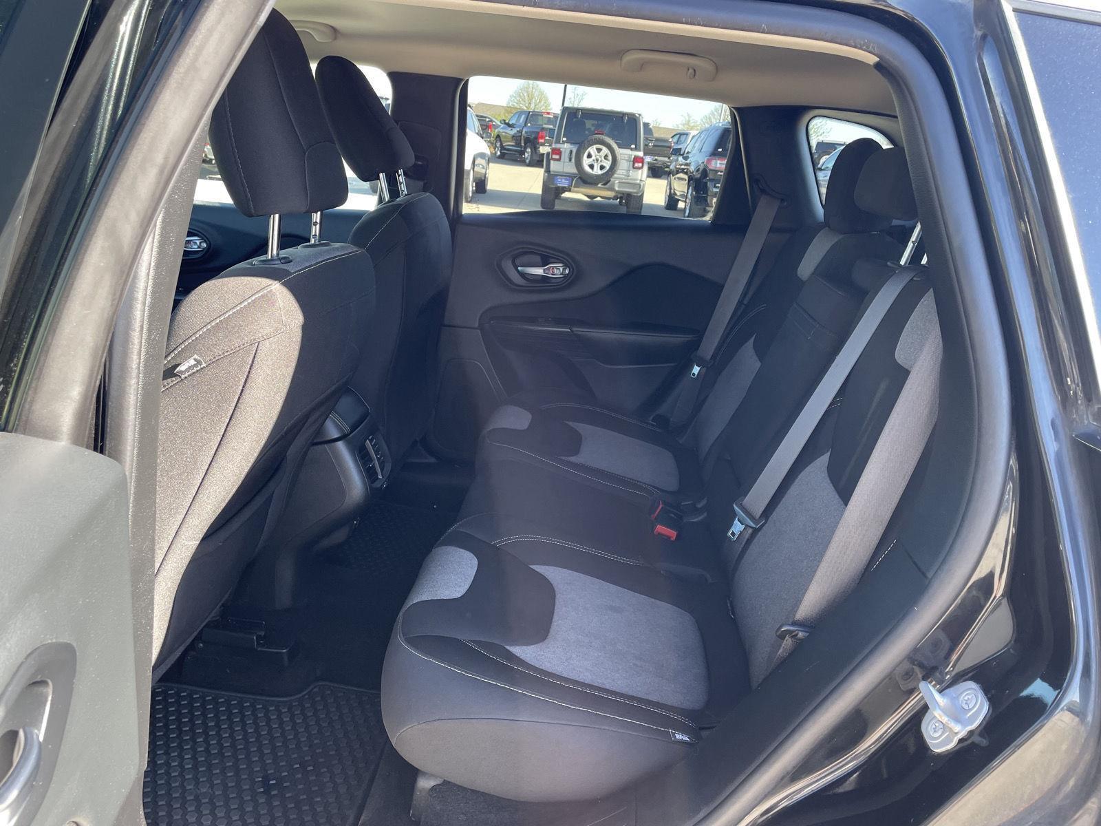 Used 2014 Jeep Cherokee for sale in Lincoln NE