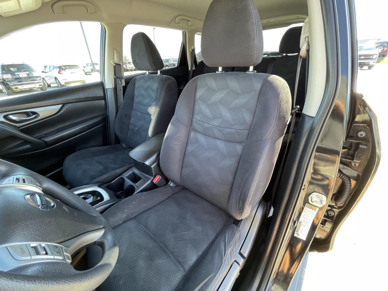 Used 2016 Nissan Rogue for sale in Lincoln NE