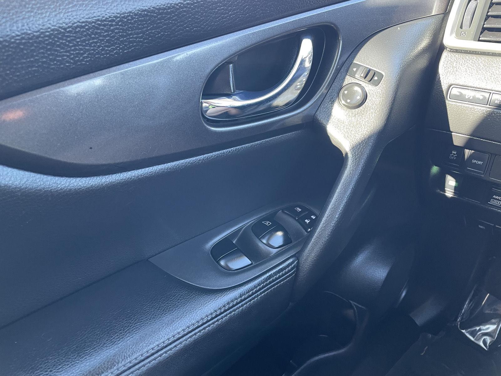 Used 2016 Nissan Rogue for sale in Lincoln NE