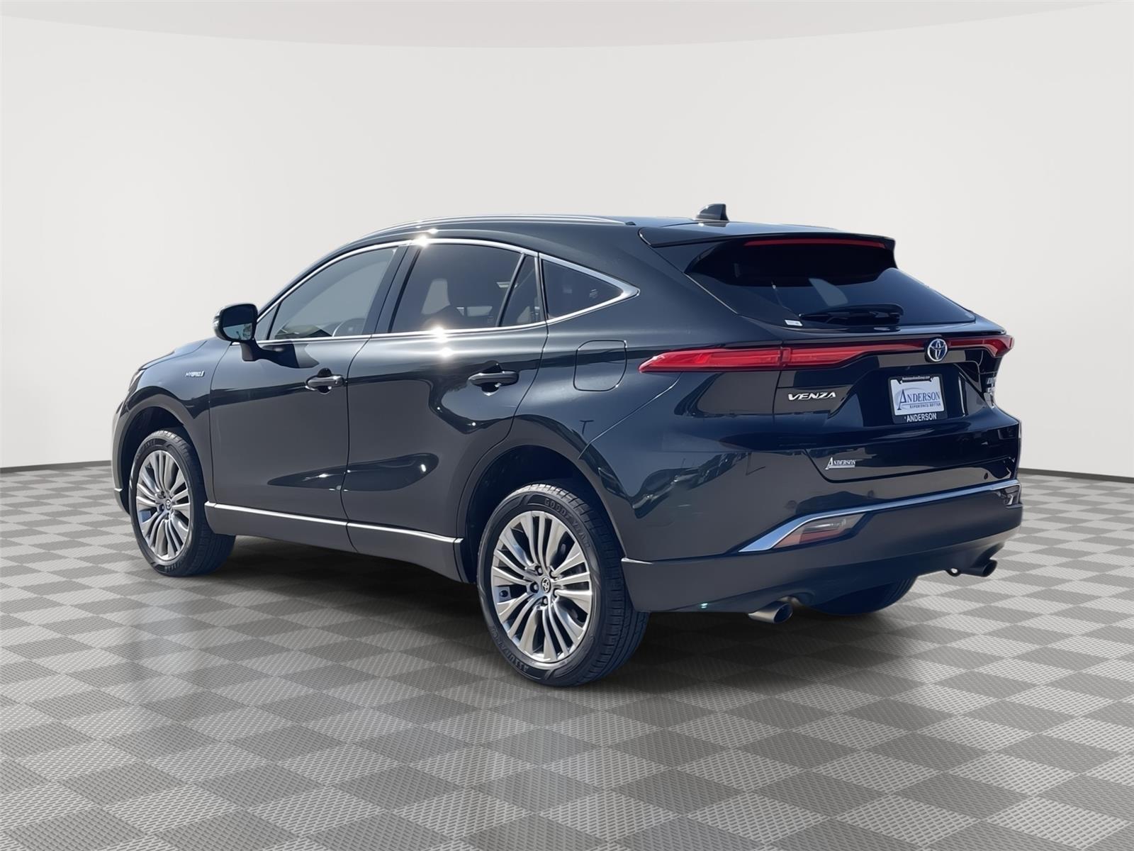 Used 2021 Toyota Venza for sale in Lincoln NE