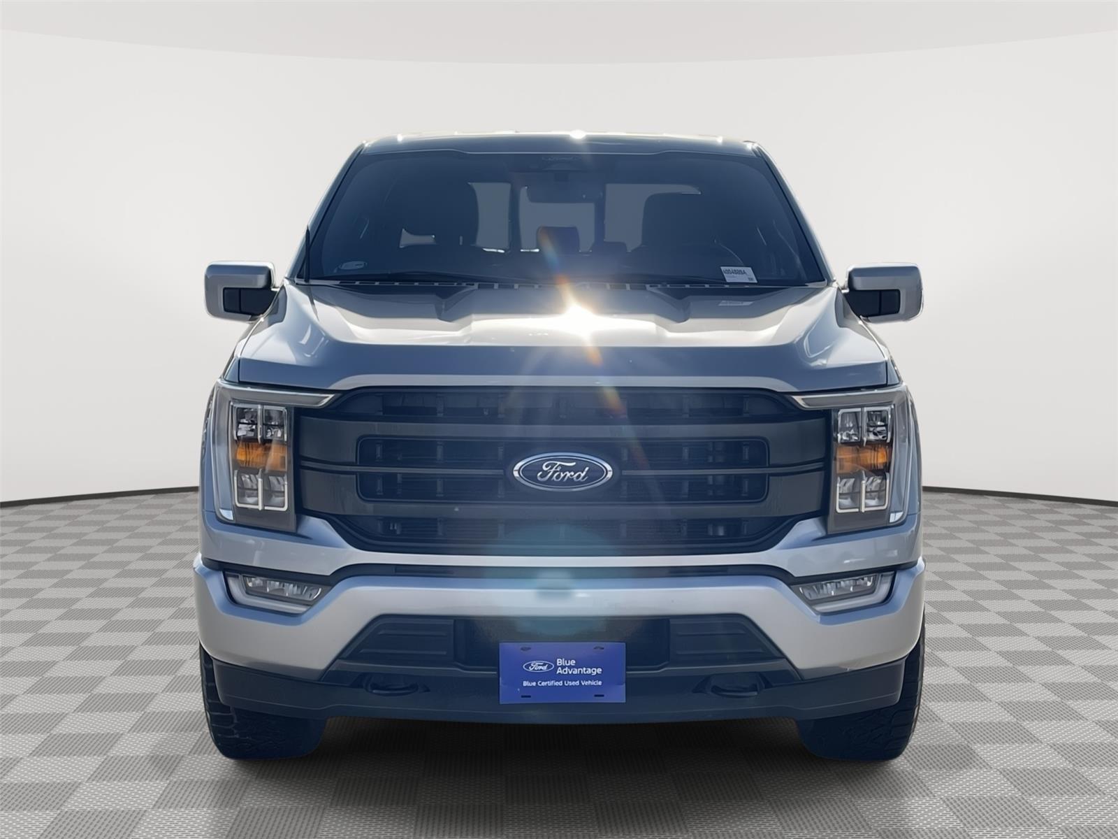 View vehicle photo 4
