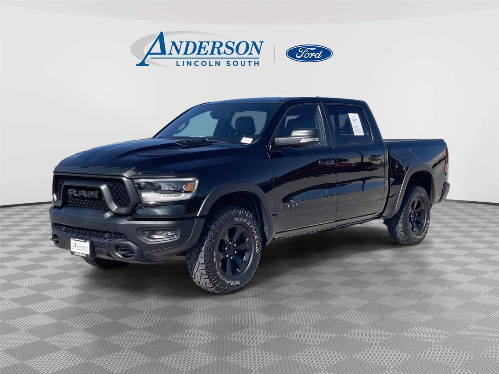 Diamond Black Crystal Pearlcoat 2020 RAM 1500 Pickup Truck Four-Wheel Drive 8-Speed Automatic