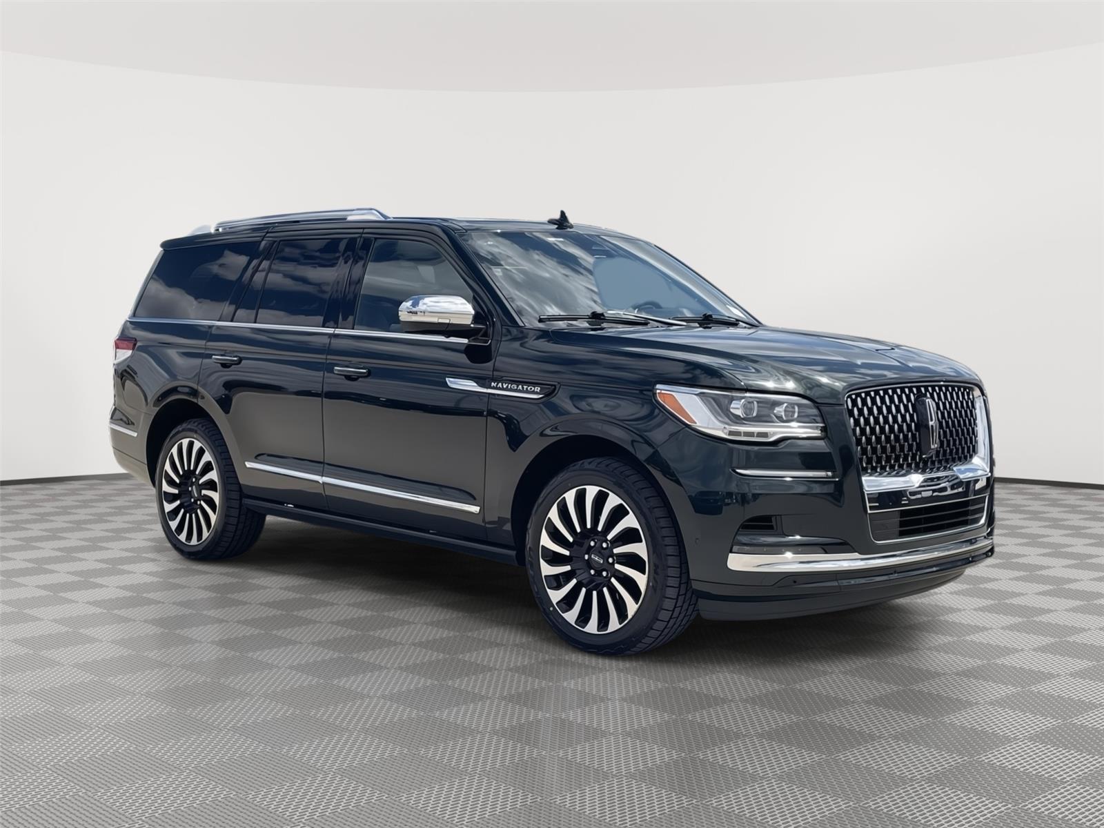 Used 2023 Lincoln Navigator for sale in Lincoln NE