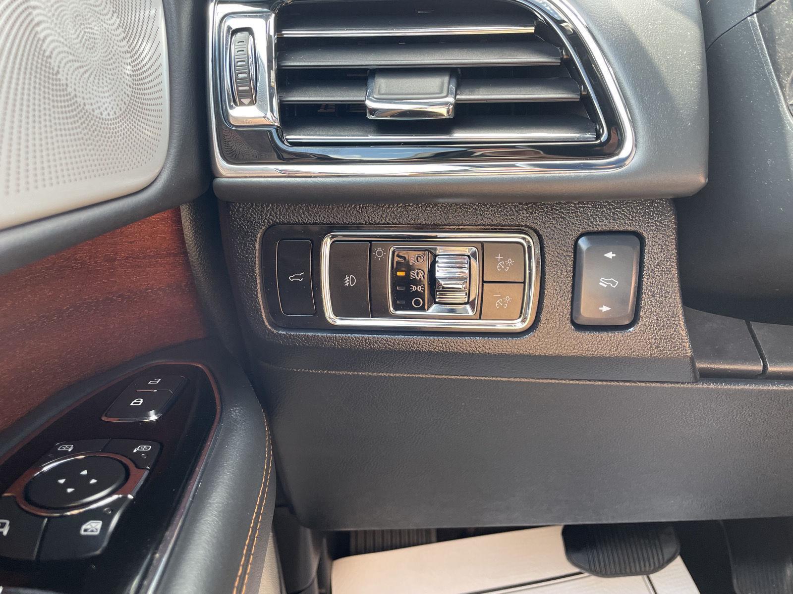 Used 2023 Lincoln Navigator for sale in Lincoln NE