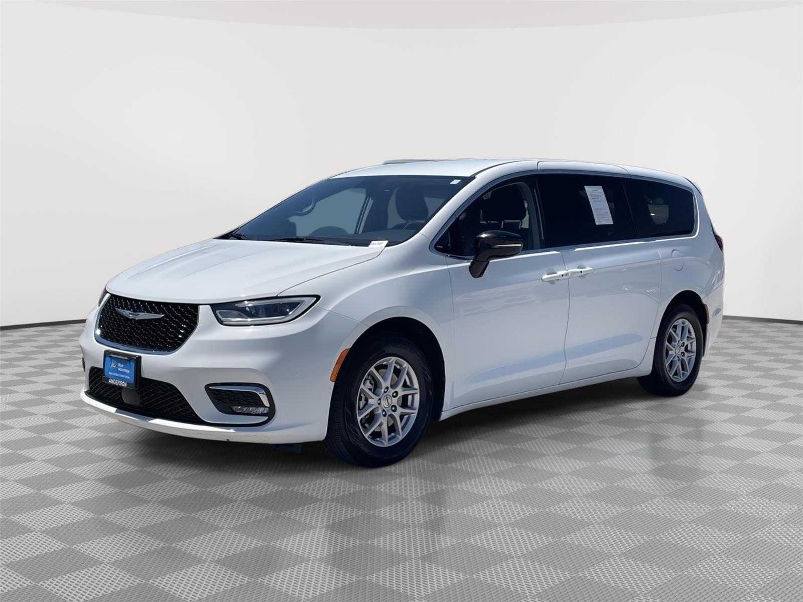 Bright White Clearcoat 2024 Chrysler Pacifica Touring L FWD Minivan Front-Wheel Drive 9-Speed Automatic