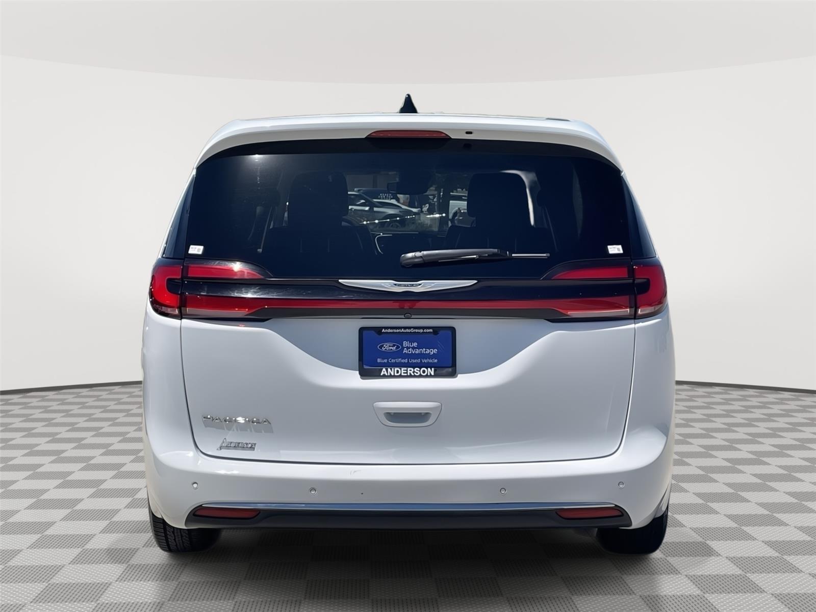 Used 2024 Chrysler Pacifica for sale in Lincoln NE
