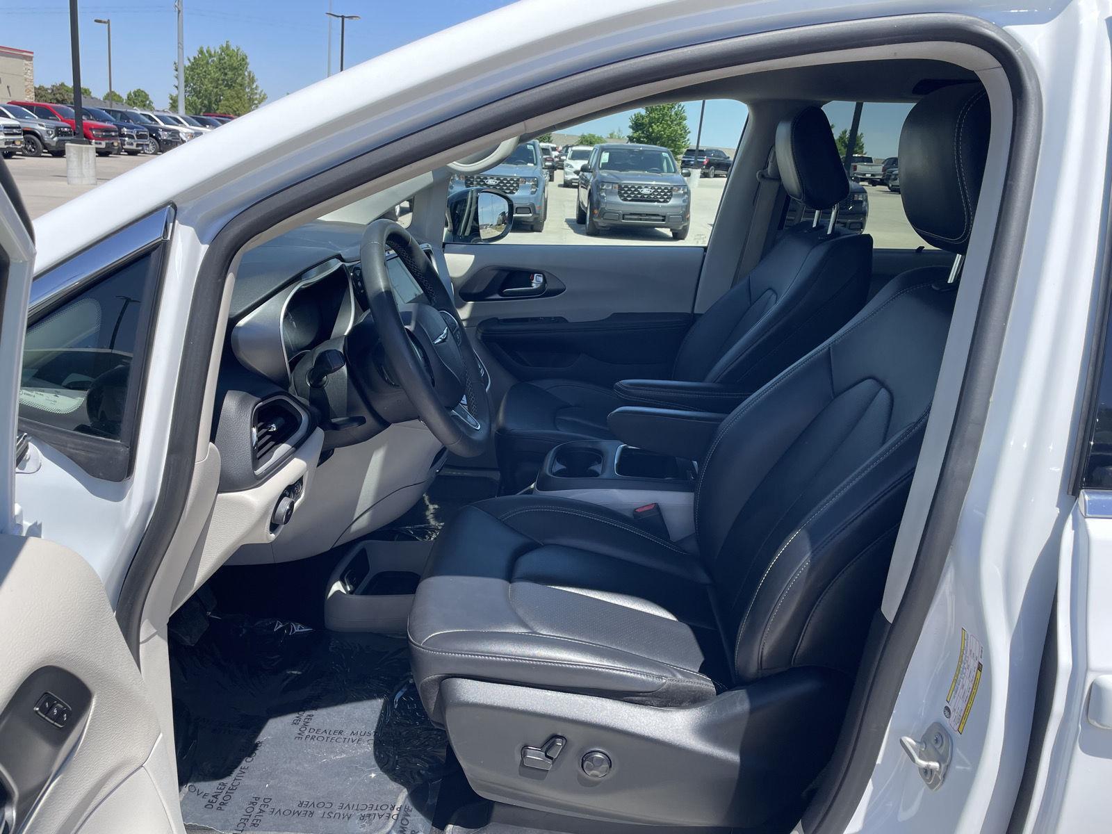 Used 2024 Chrysler Pacifica for sale in Lincoln NE