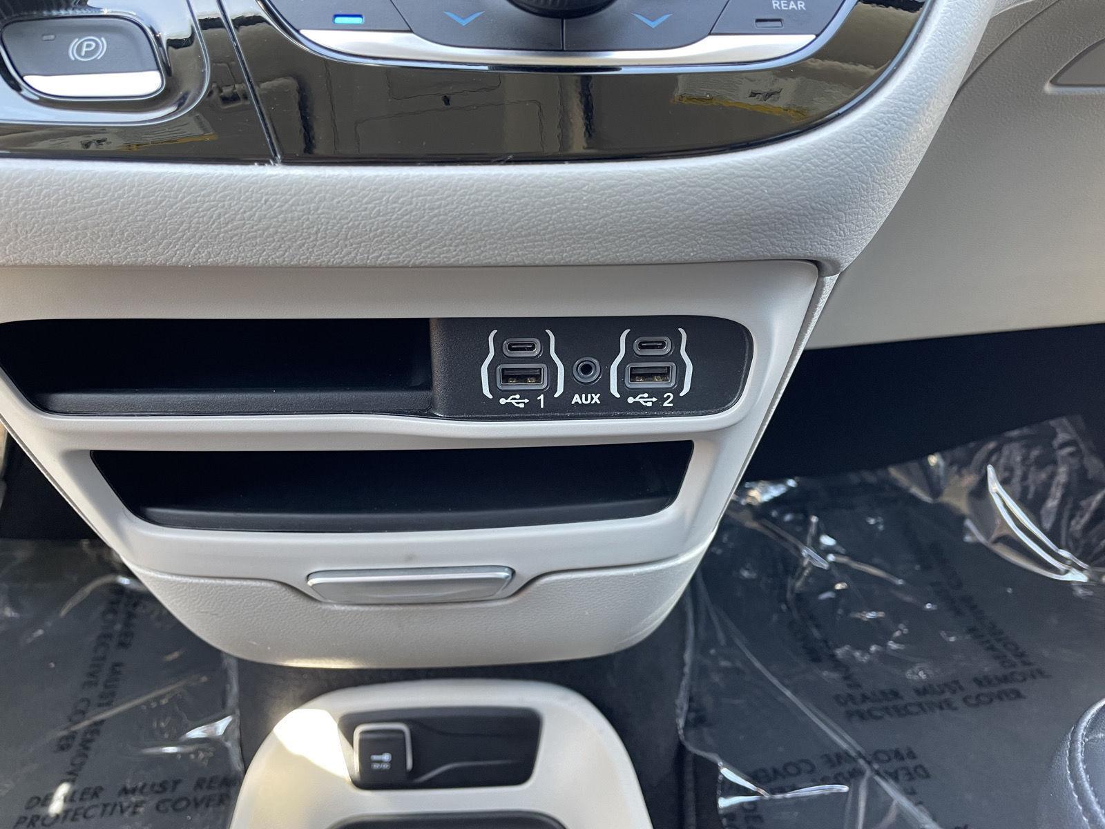Used 2024 Chrysler Pacifica for sale in Lincoln NE