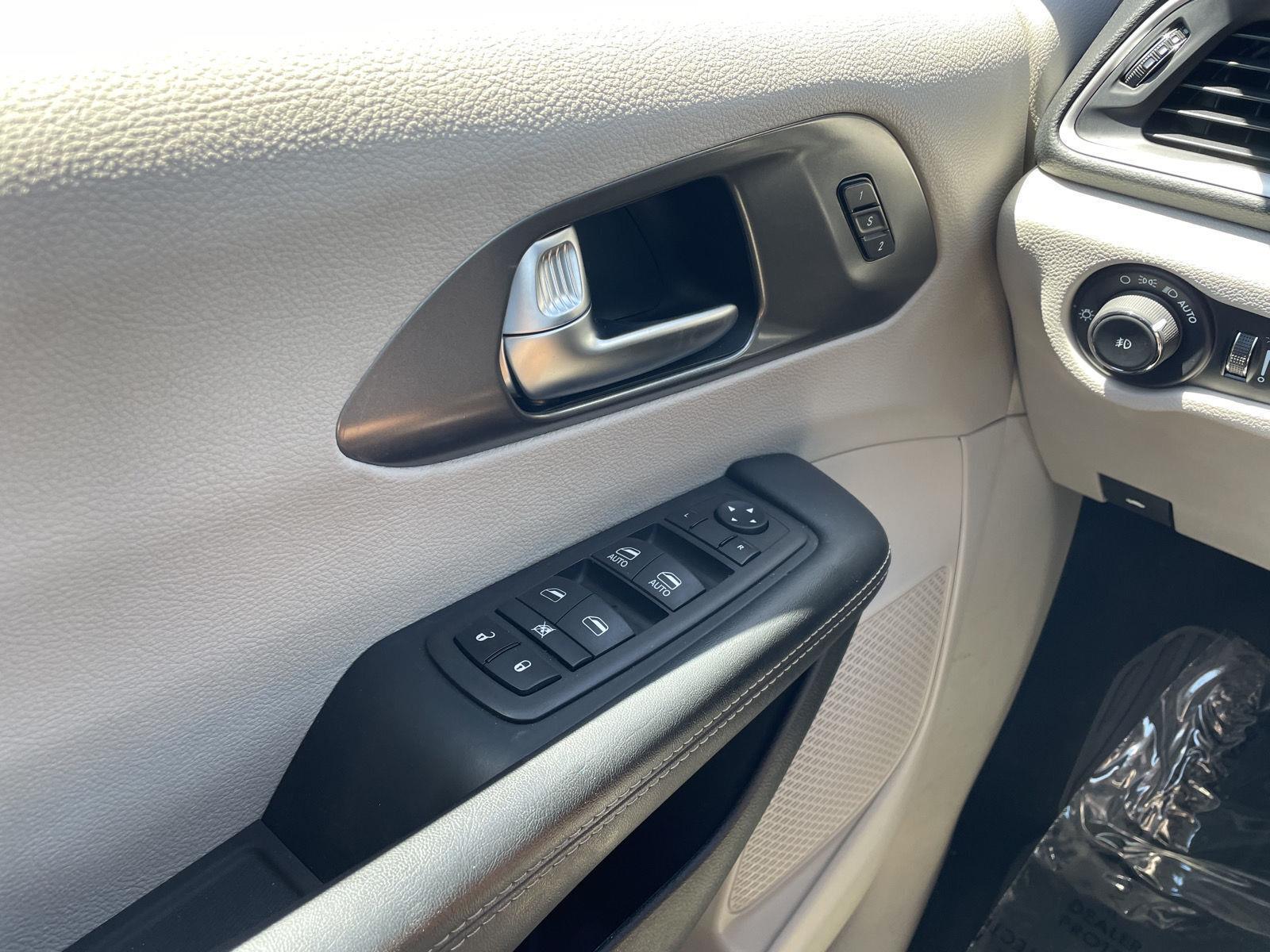 Used 2024 Chrysler Pacifica for sale in Lincoln NE