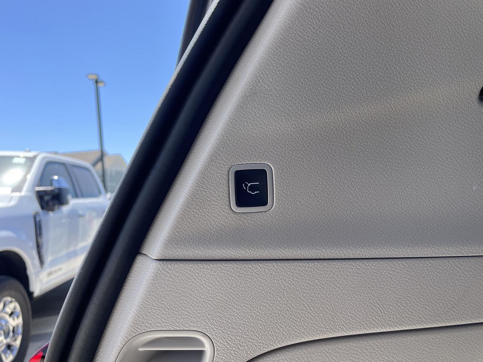 Used 2024 Chrysler Pacifica for sale in Lincoln NE