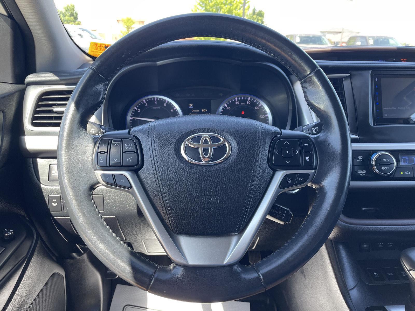Used 2018 Toyota Highlander for sale in Lincoln NE