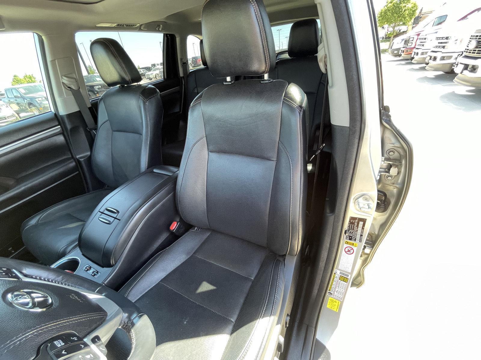 Used 2018 Toyota Highlander for sale in Lincoln NE