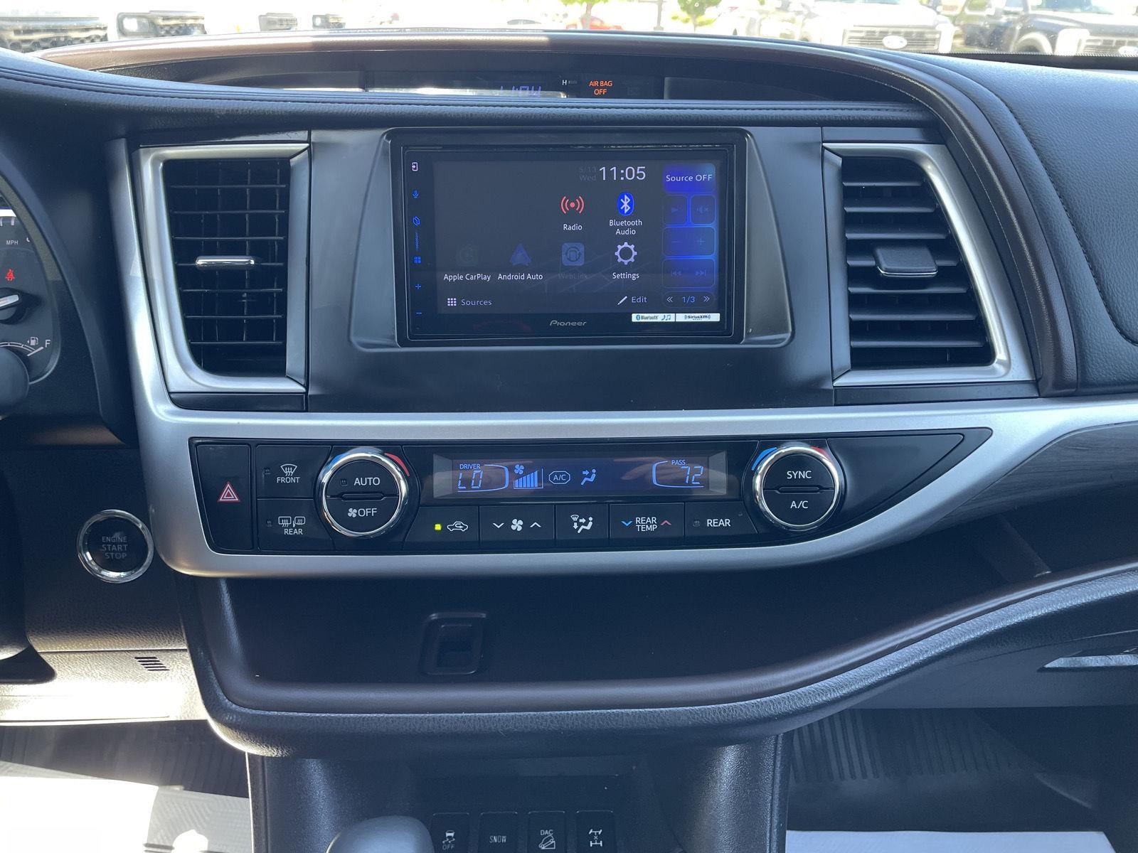 Used 2018 Toyota Highlander for sale in Lincoln NE