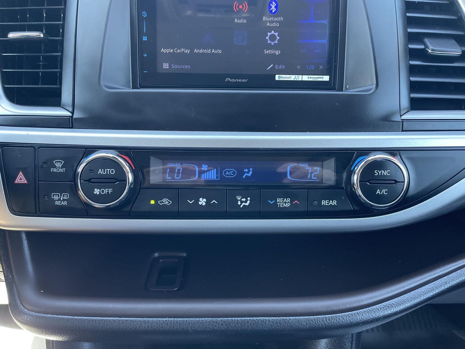 Used 2018 Toyota Highlander for sale in Lincoln NE