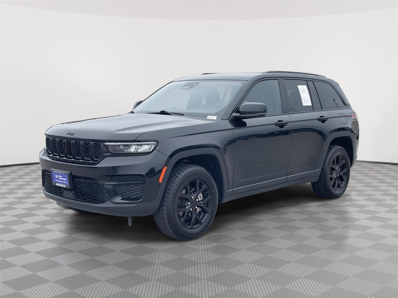 Diamond Black Crystal Pearlcoat 2024 Jeep Grand Cherokee SUV / Crossover Four-Wheel Drive 8-Speed Automatic