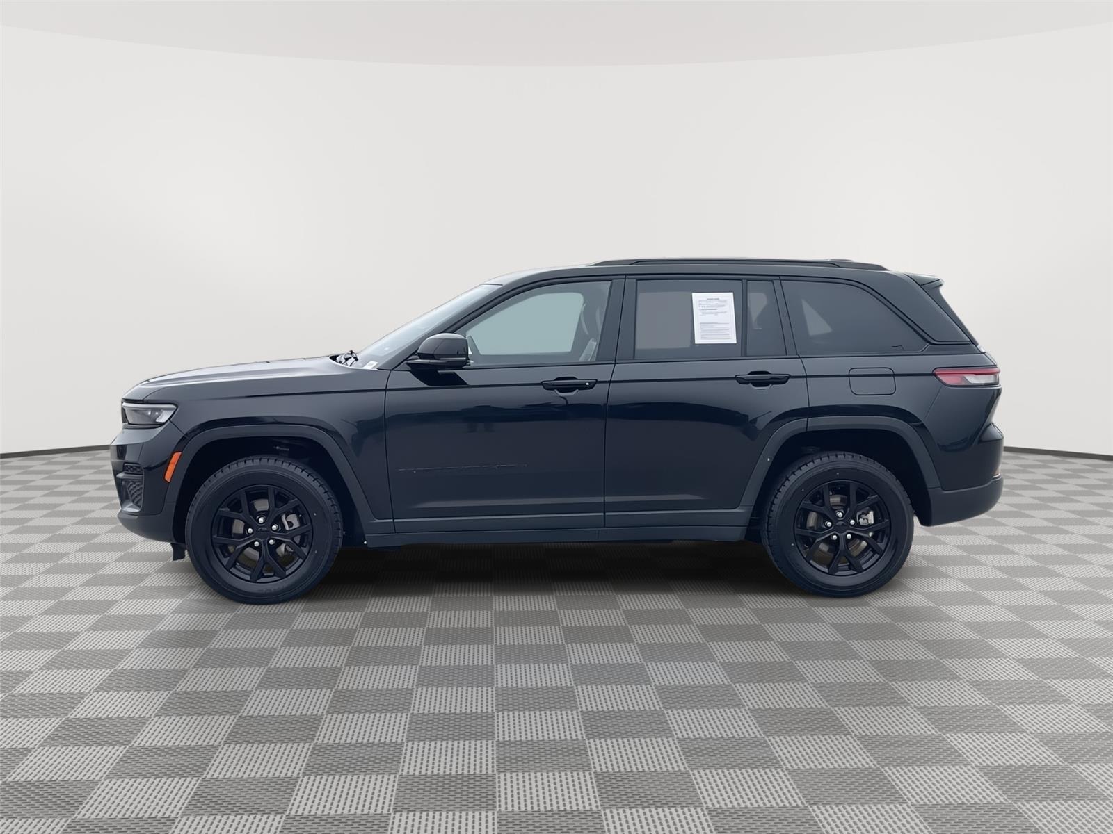 Vehicle photo 2