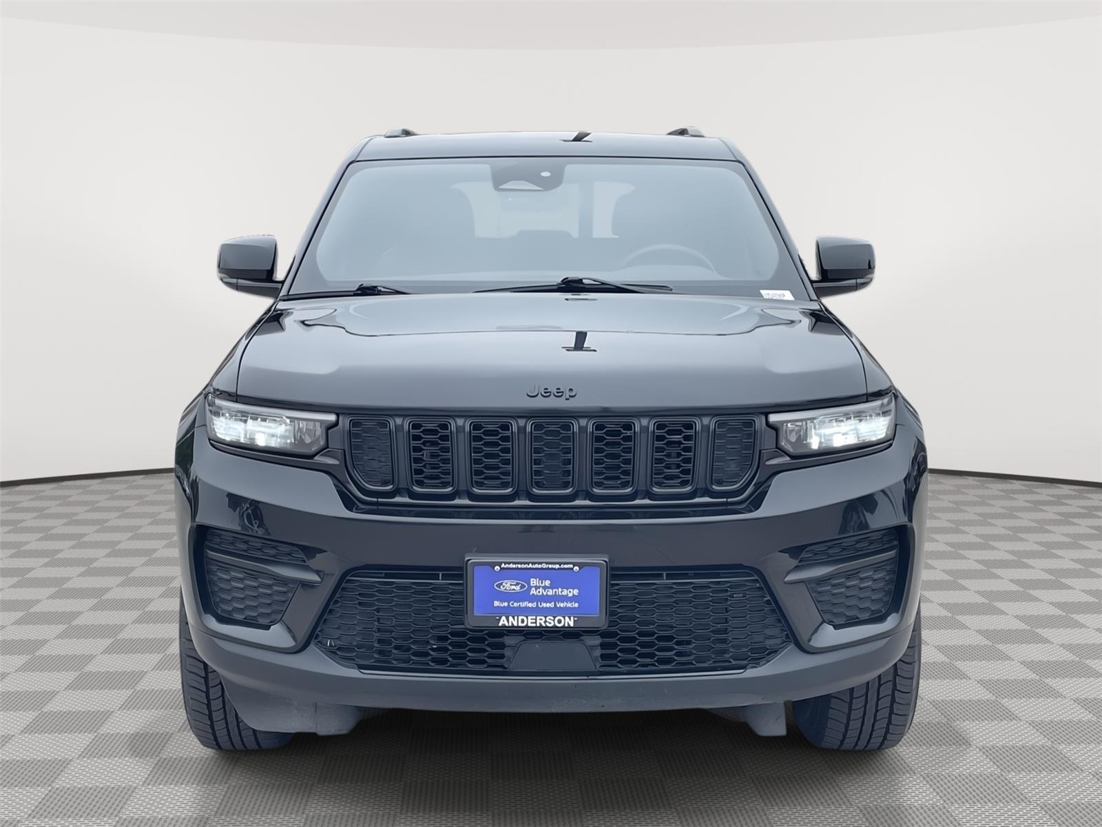 Vehicle photo 4