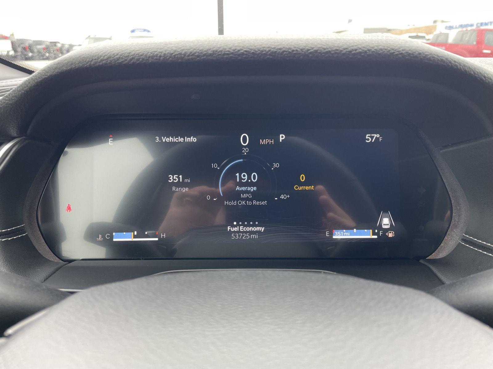 Vehicle photo 15